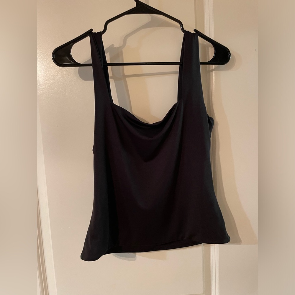 Black tank top - Picture 2 of 8